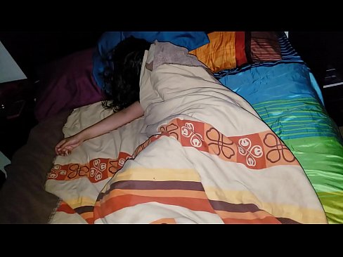 ❤️ Anak tiri berating ibu tiriné enom nalika dheweke turu. ️ Video porno ing kita% jv.pornpk.ru%